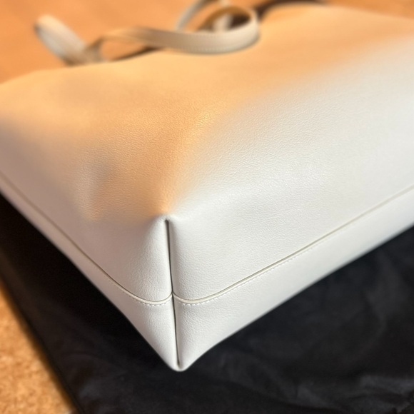 NEW YVES SAINT LAURENT EAST WEST TOTE BAG AND POUCH SOFT CREMA - Picture 8 of 14